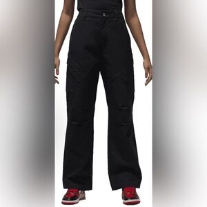 Nike Jordan Women’s Black Cargo Pants Standard Fit NWT Size Medium